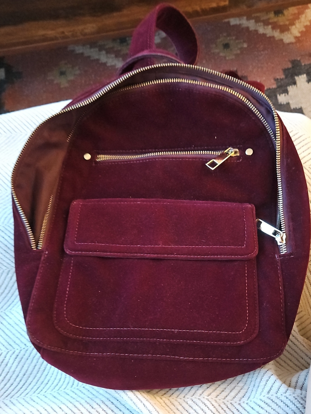 GAP velvet Backpack in Deep Wine